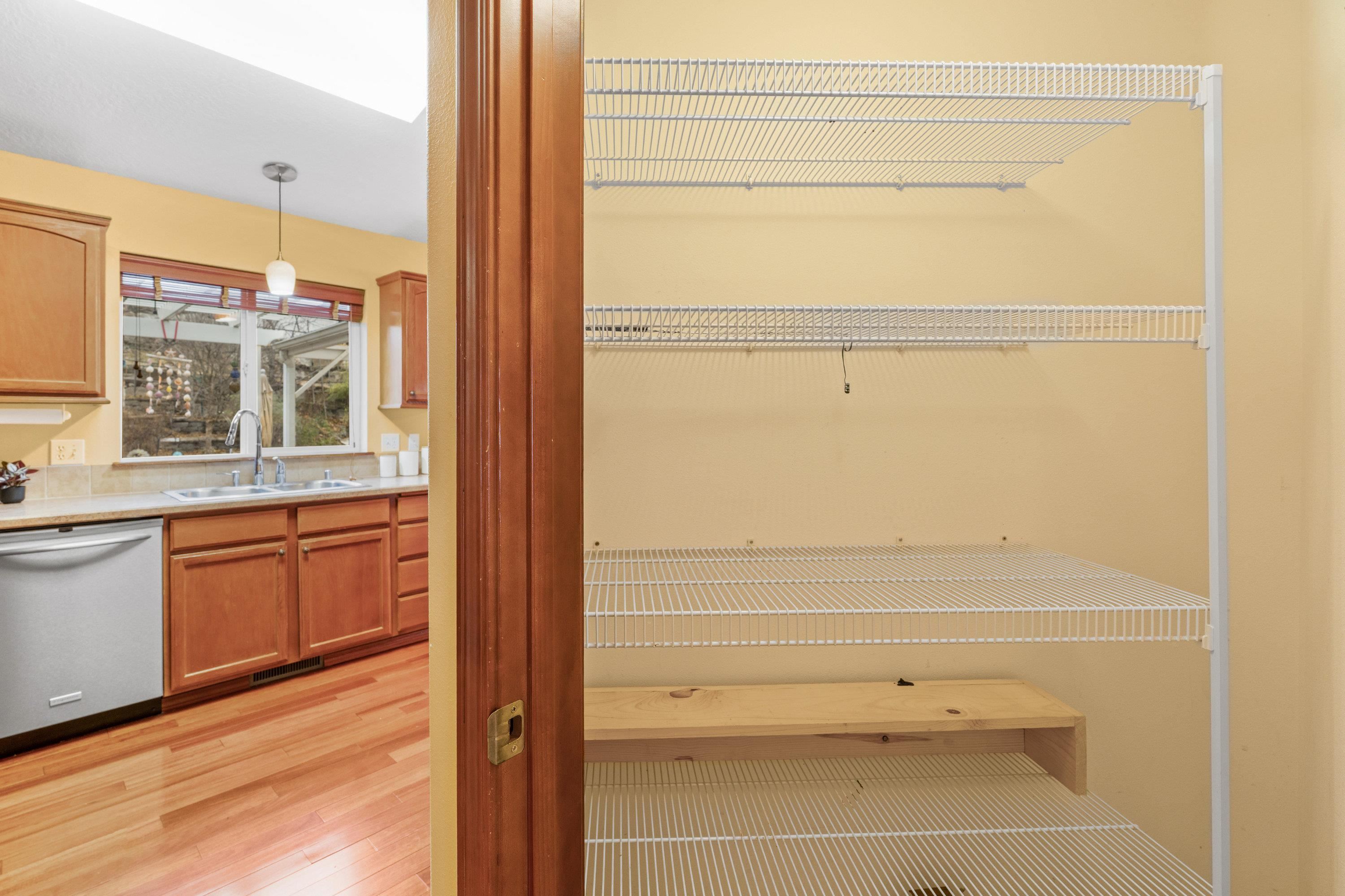 8915 East Parkside Lane Spokane, WA 99217 - Photo 22 of 46