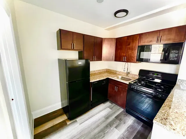 $1,450 | 839 West Sheridan Road, Unit 204, Chicago, IL 60613