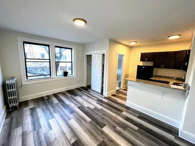 $1,450 | 839 West Sheridan Road, Unit 204, Chicago, IL 60613