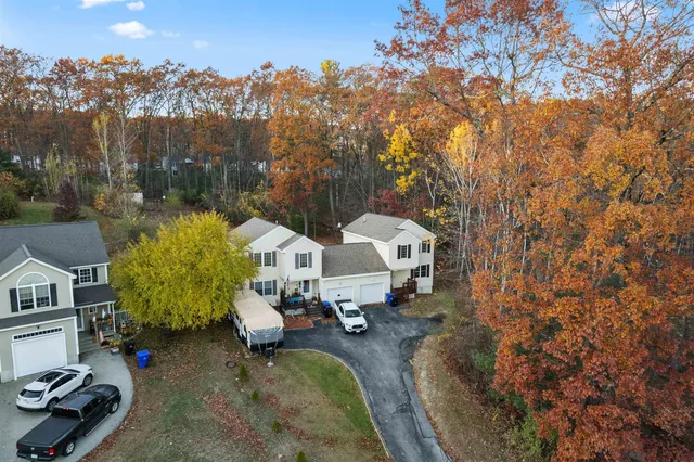 $449,900 | 9 A Sunshine Drive, Unit A, Hudson, NH 03051