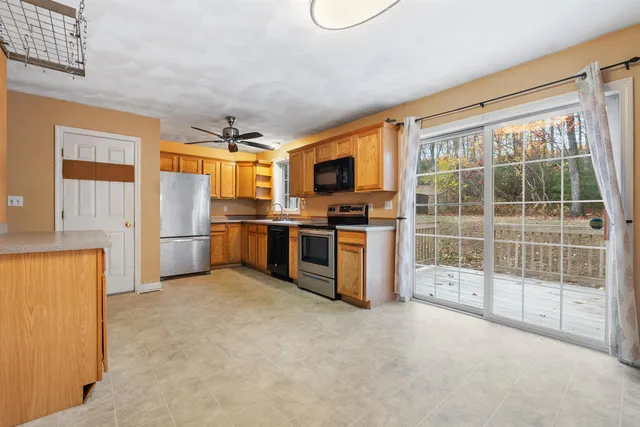 $449,900 | 9 A Sunshine Drive, Unit A, Hudson, NH 03051