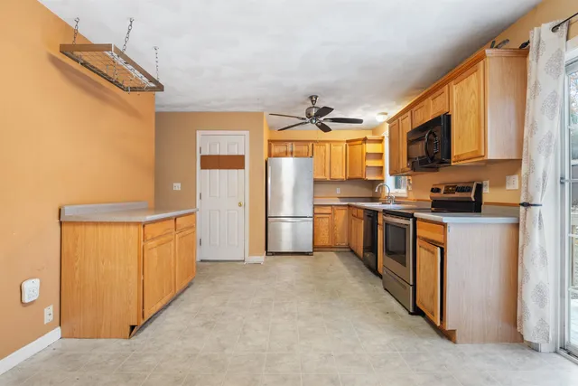 $449,900 | 9 A Sunshine Drive, Unit A, Hudson, NH 03051