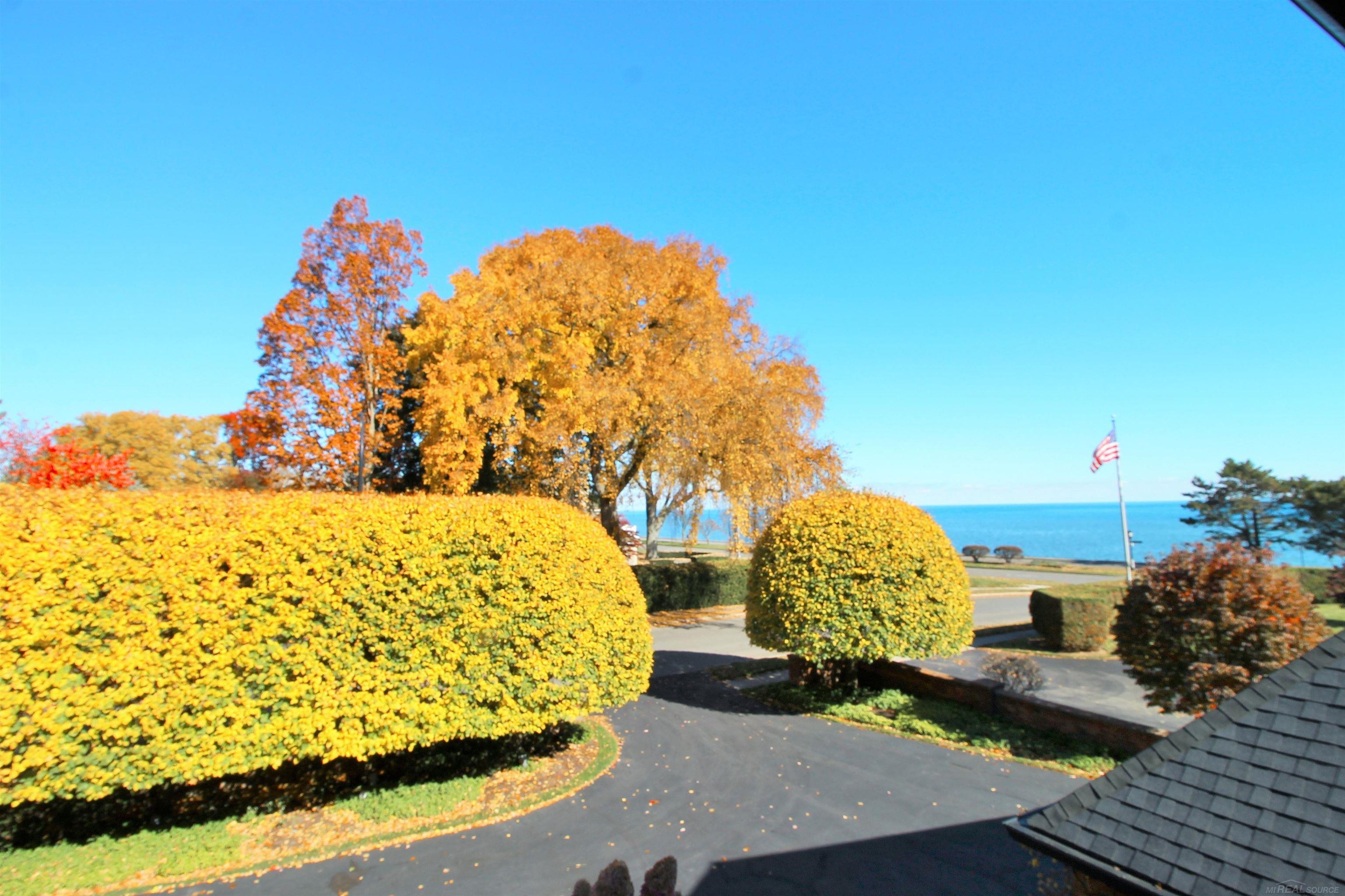 1 Provencal Road Grosse Pointe, MI 48236 - Photo 4 of 87 50093693-3.JPG