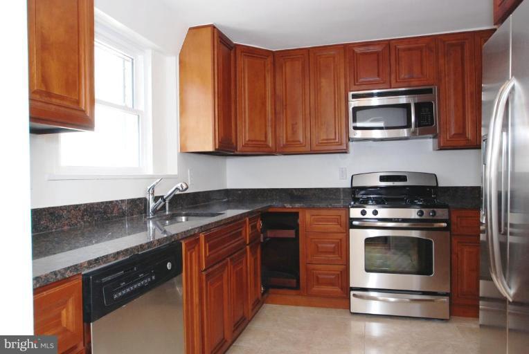 5345 Pooks Hill Road Bethesda, MD 20814 - Photo 11 of 19 Kitchen
