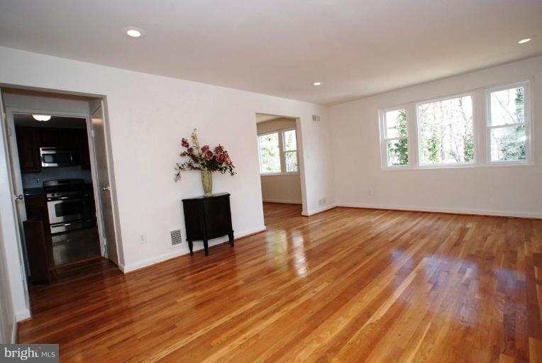 5345 Pooks Hill Road Bethesda, MD 20814 - Photo 16 of 19 Living Room #2