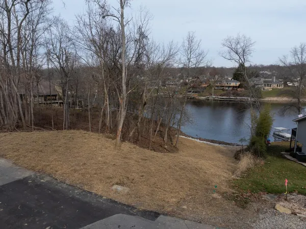 $283,500 | 1888 Aqua Vista Drive, Lawrenceburg, IN 47025