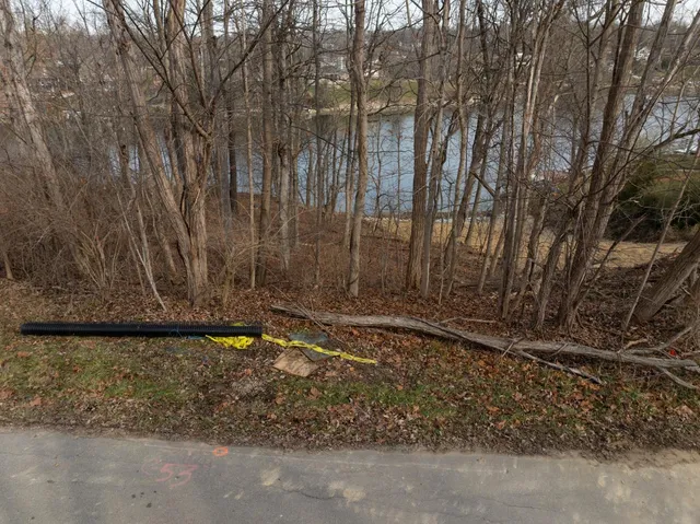 $299,900 | 1888 Aqua Vista Drive, Lawrenceburg, IN 47025