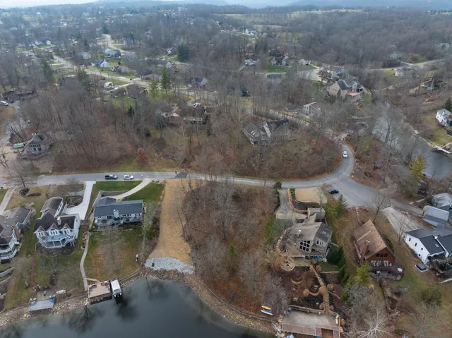 $299,900 | 1888 Aqua Vista Drive, Lawrenceburg, IN 47025