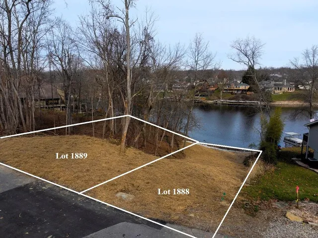 $299,900 | 1888 Aqua Vista Drive, Lawrenceburg, IN 47025