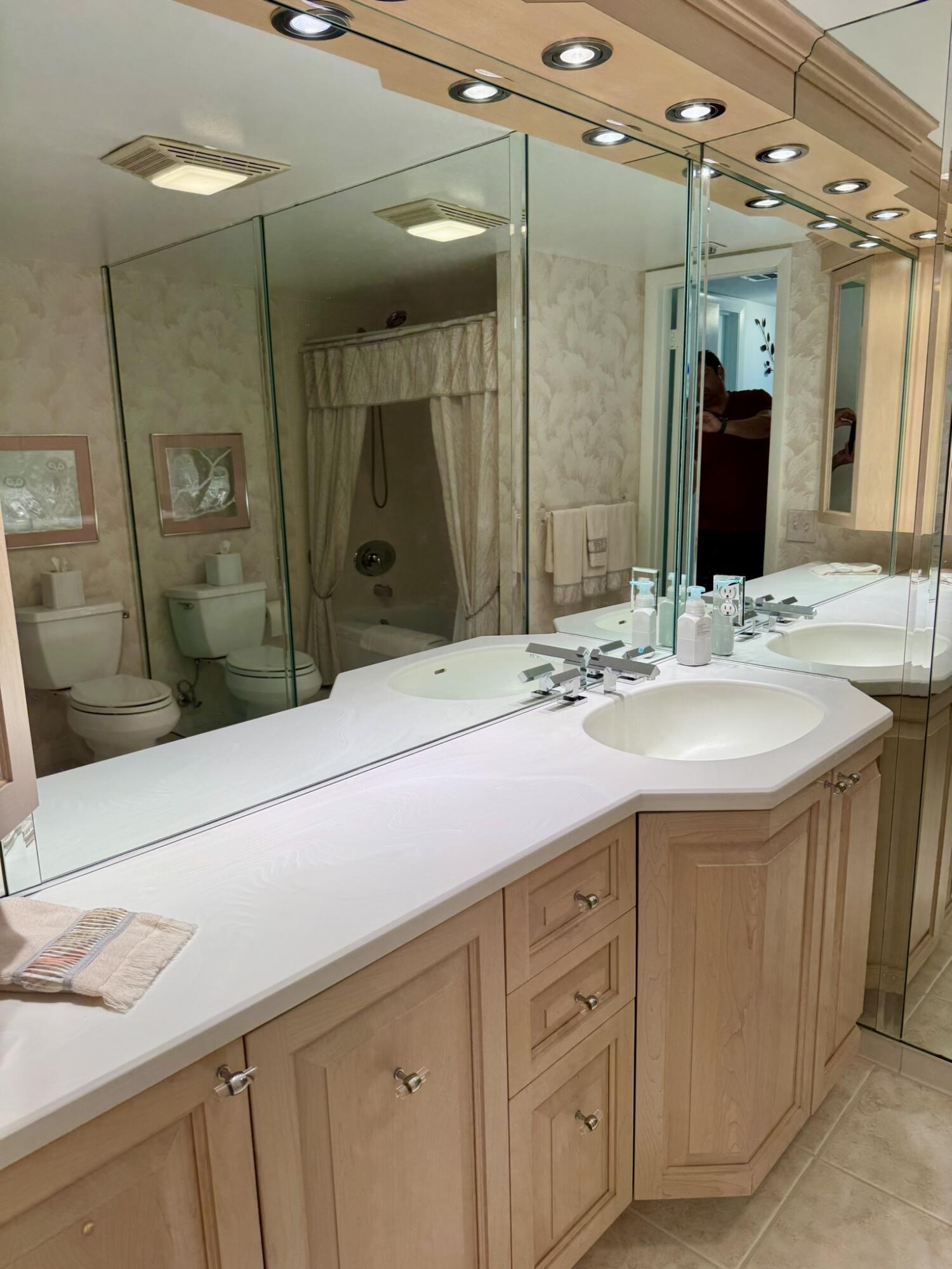 799 Jeffery Street, Unit 4100 Boca Raton, FL 33487 - Photo 20 of 43 Primary Bath Pic 3