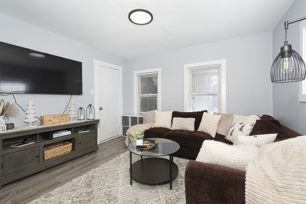 21 Orient Street Worcester, MA 01604 - Photo 15 of 29