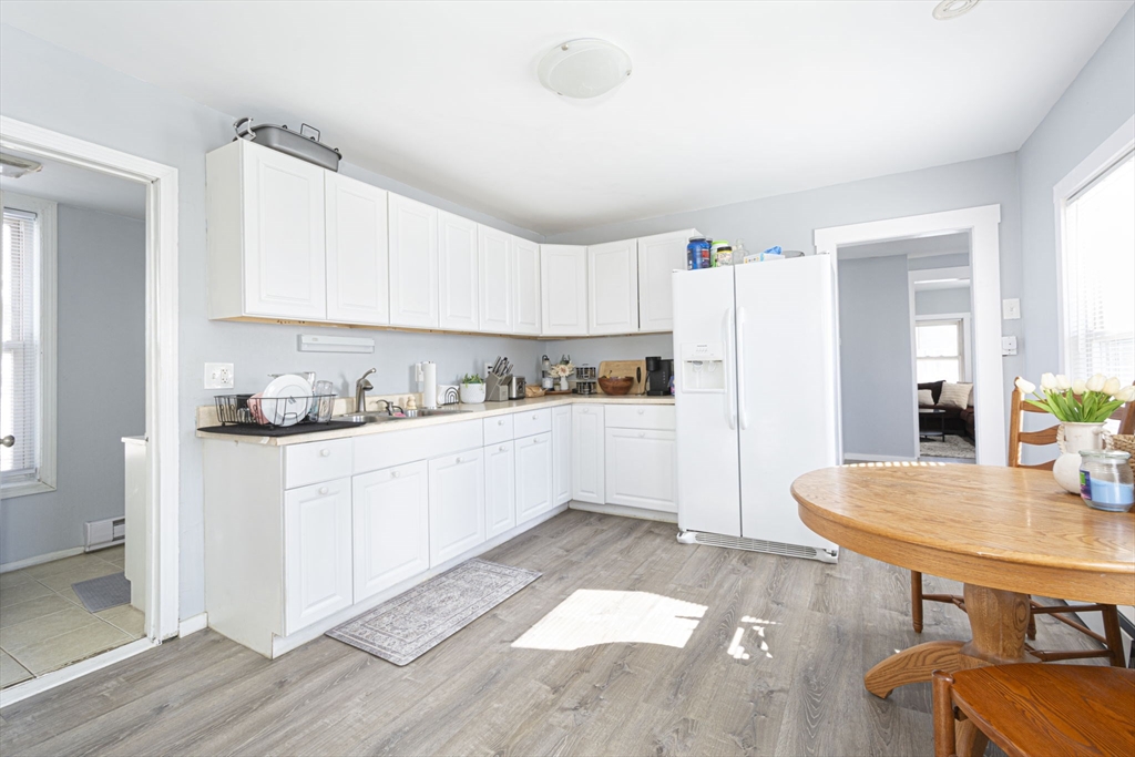 21 Orient Street Worcester, MA 01604 - Photo 6 of 29