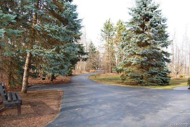 24850 Armada Center Road Armada, MI 48005 - Photo 3 of 9 drive