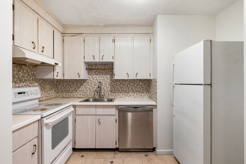 10 Scottfield Road, Unit 13 Boston, MA 02134 - Photo 8 of 25 Gallery Image 8