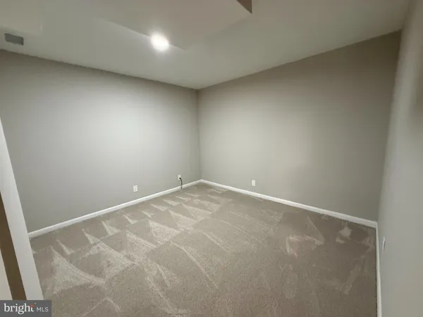 $3,100 | 4924 McFarland Drive, Fairfax, VA 22032