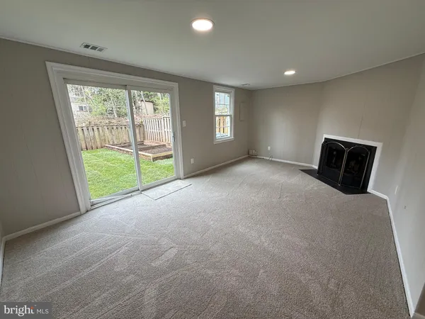 $3,100 | 4924 McFarland Drive, Fairfax, VA 22032