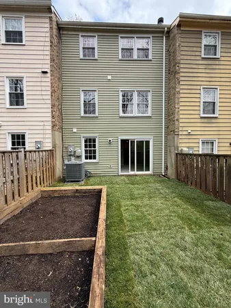 $3,100 | 4924 McFarland Drive, Fairfax, VA 22032