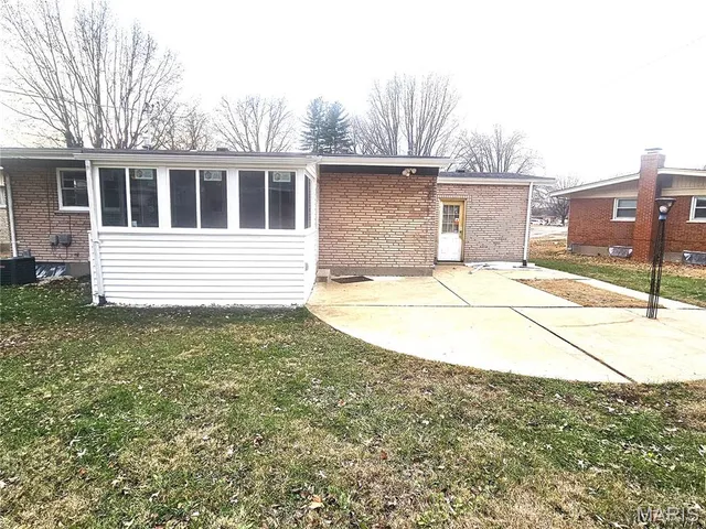 $169,500 | 9746 Newton Drive, Ferguson, MO 63136