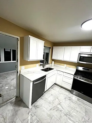 $169,500 | 9746 Newton Drive, Ferguson, MO 63136