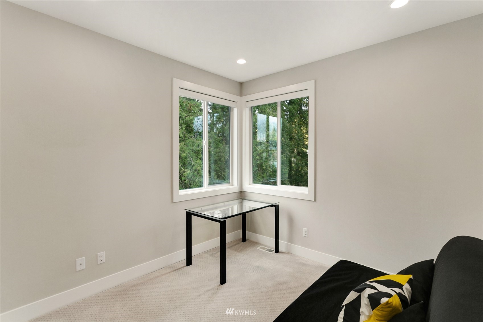 21899 Southeast 5th Place Sammamish, WA 98074 - Photo 18 of 35 a view of a livingroom with a workspace
