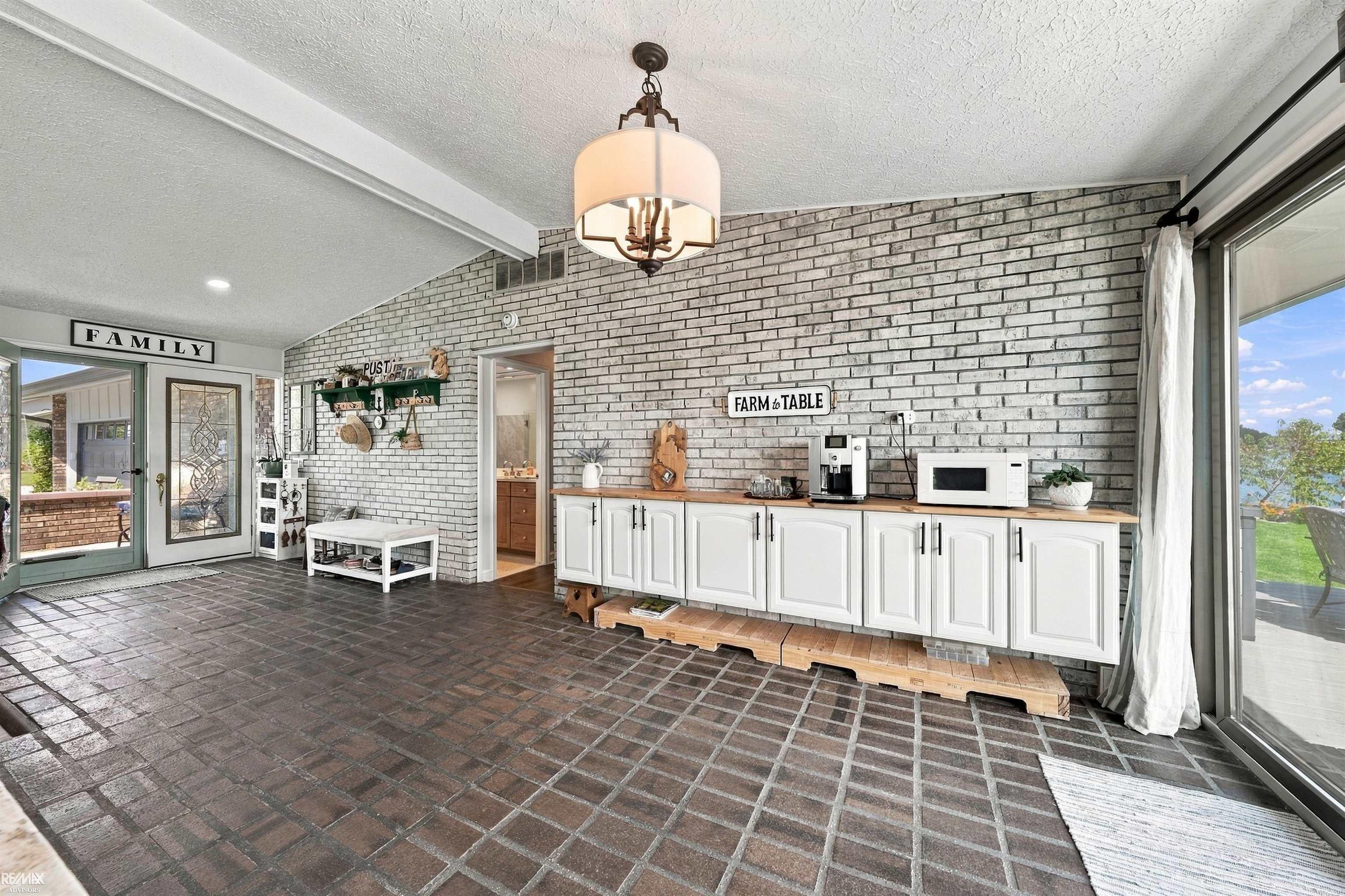 7339 Riverside Drive Algonac, MI 48001 - Photo 36 of 89 Gallery Image 36