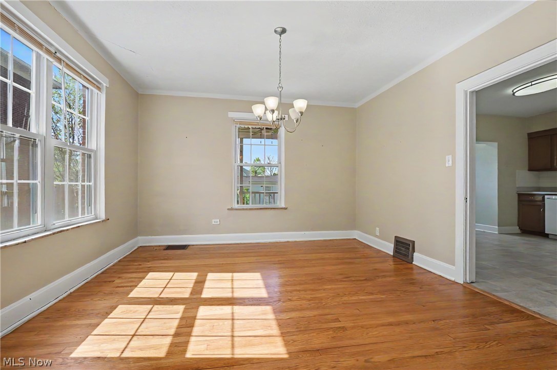 944 Canfield Road Youngstown, OH 44511 - Photo 6 of 20 Gallery Image 6