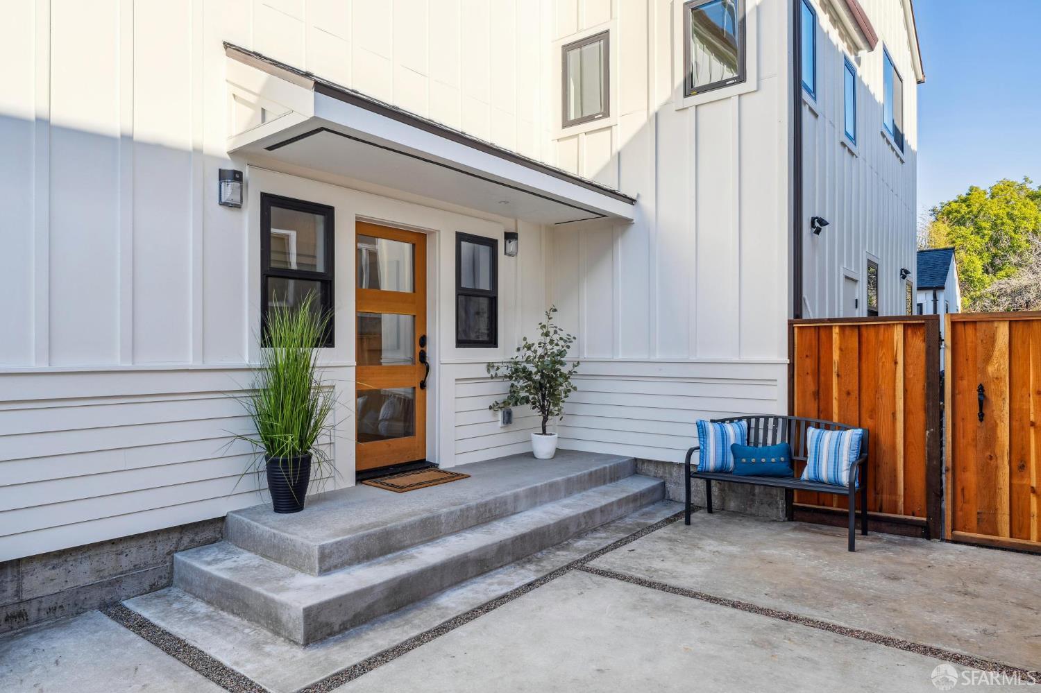 2411 Sixth Street Berkeley, CA 94710 - Photo 3 of 72