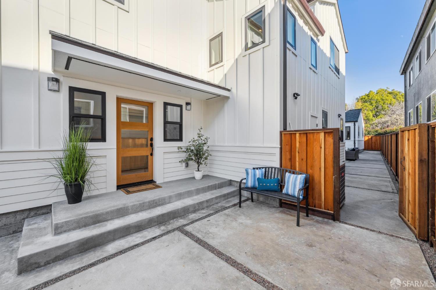 2411 Sixth Street Berkeley, CA 94710 - Photo 58 of 72