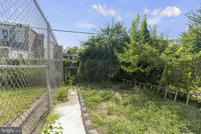 $200,000 | 928 Vine Street, Camden, NJ 08102