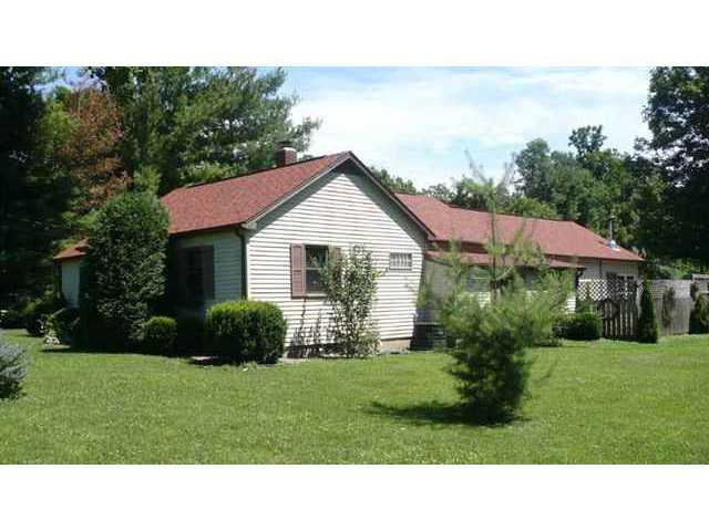 2803 West Country Club Road Connersville, IN 47331 - Photo 2 of 9 Gallery Image 2
