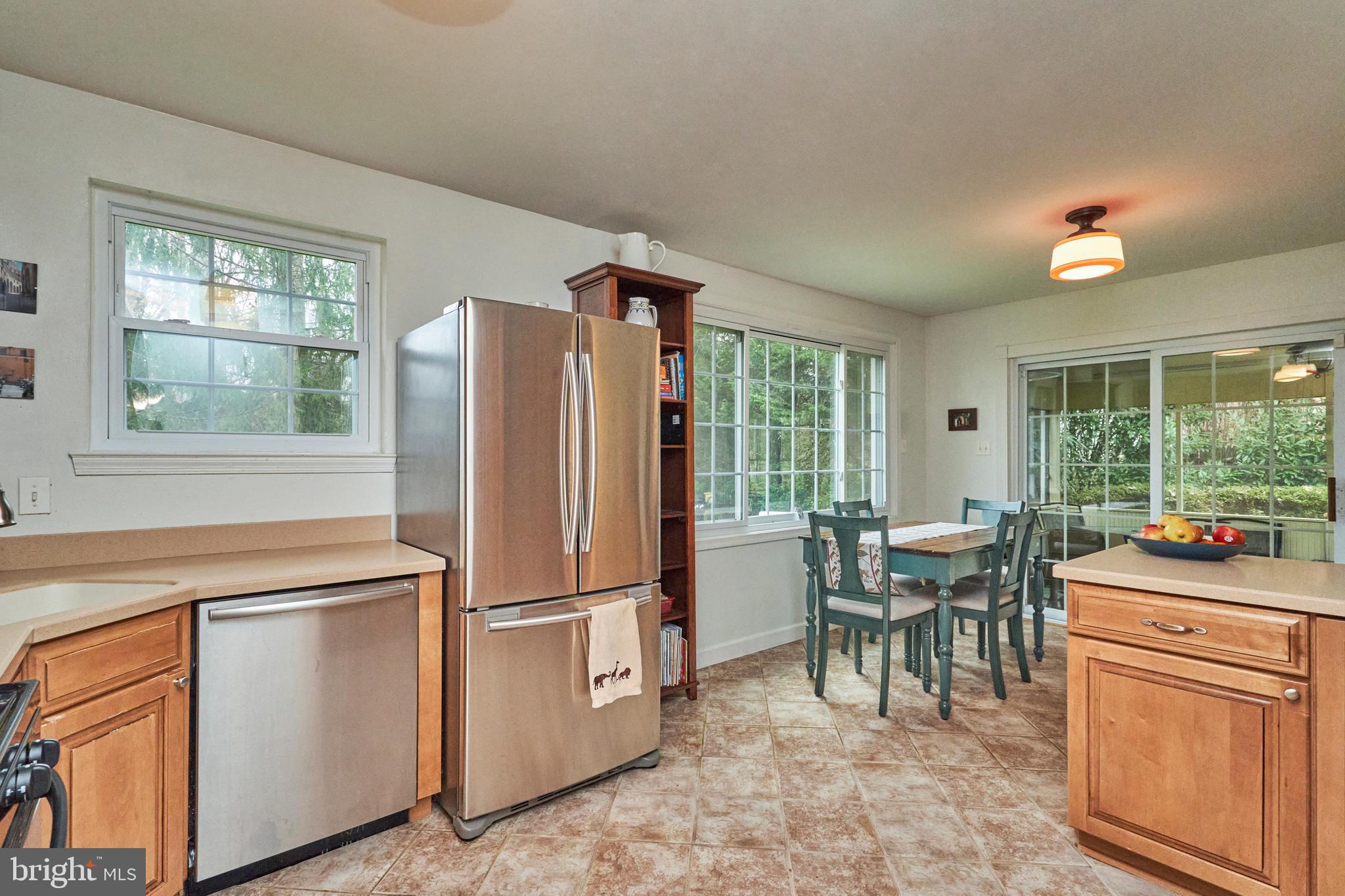 8805 Victoria Road Springfield, VA 22151 - Photo 5 of 11