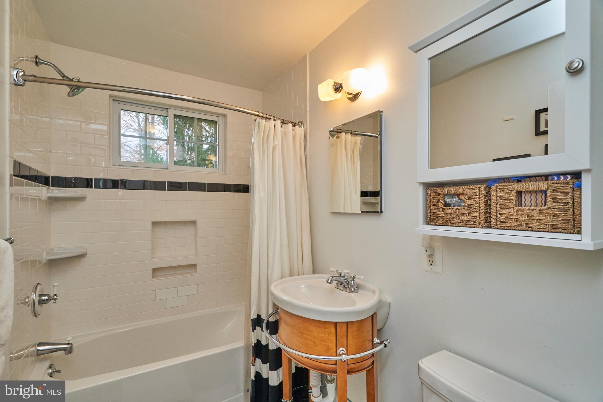 8805 Victoria Road Springfield, VA 22151 - Photo 7 of 11