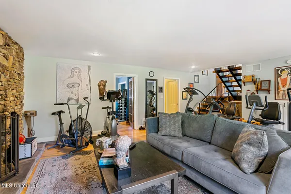 $338,500 | 4424 Northover Drive, Jackson, MS 39211