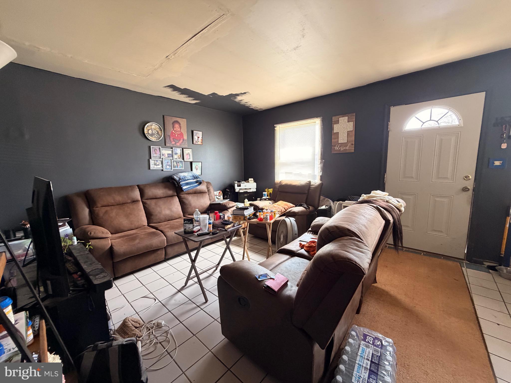 5 West Chestnut Street Delmar, MD 21875 - Photo 7 of 28 a living room with furniture