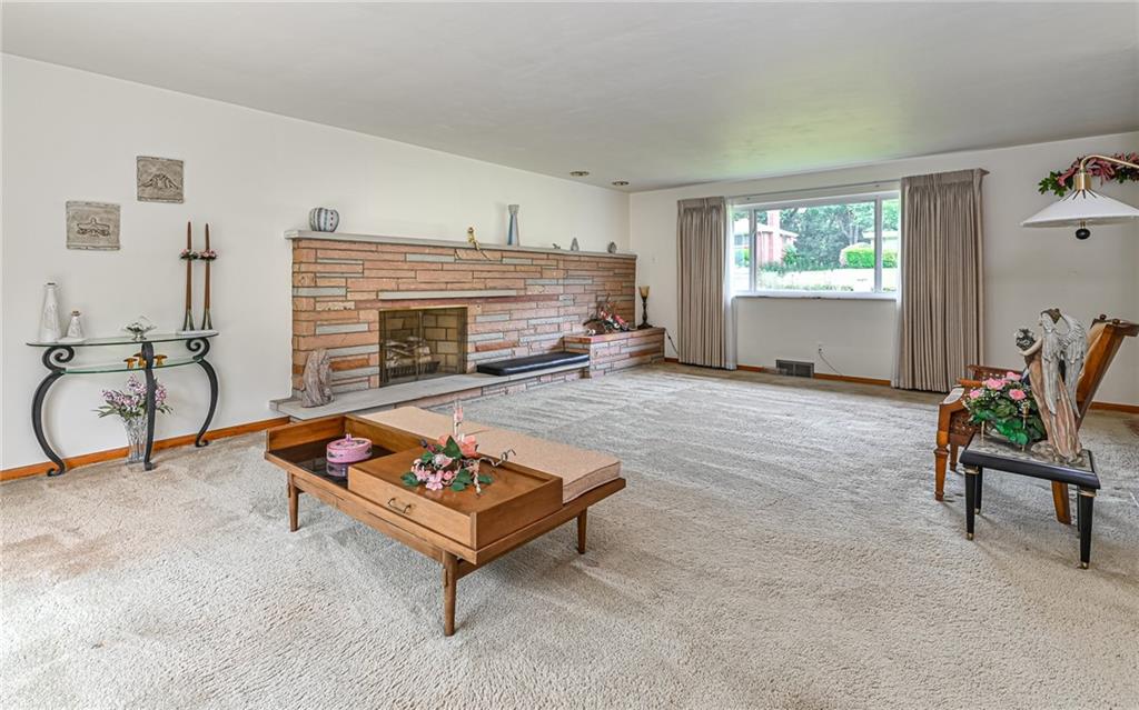 212 Beech Road Butler, PA 16001 - Photo 4 of 32 Gallery Image 4