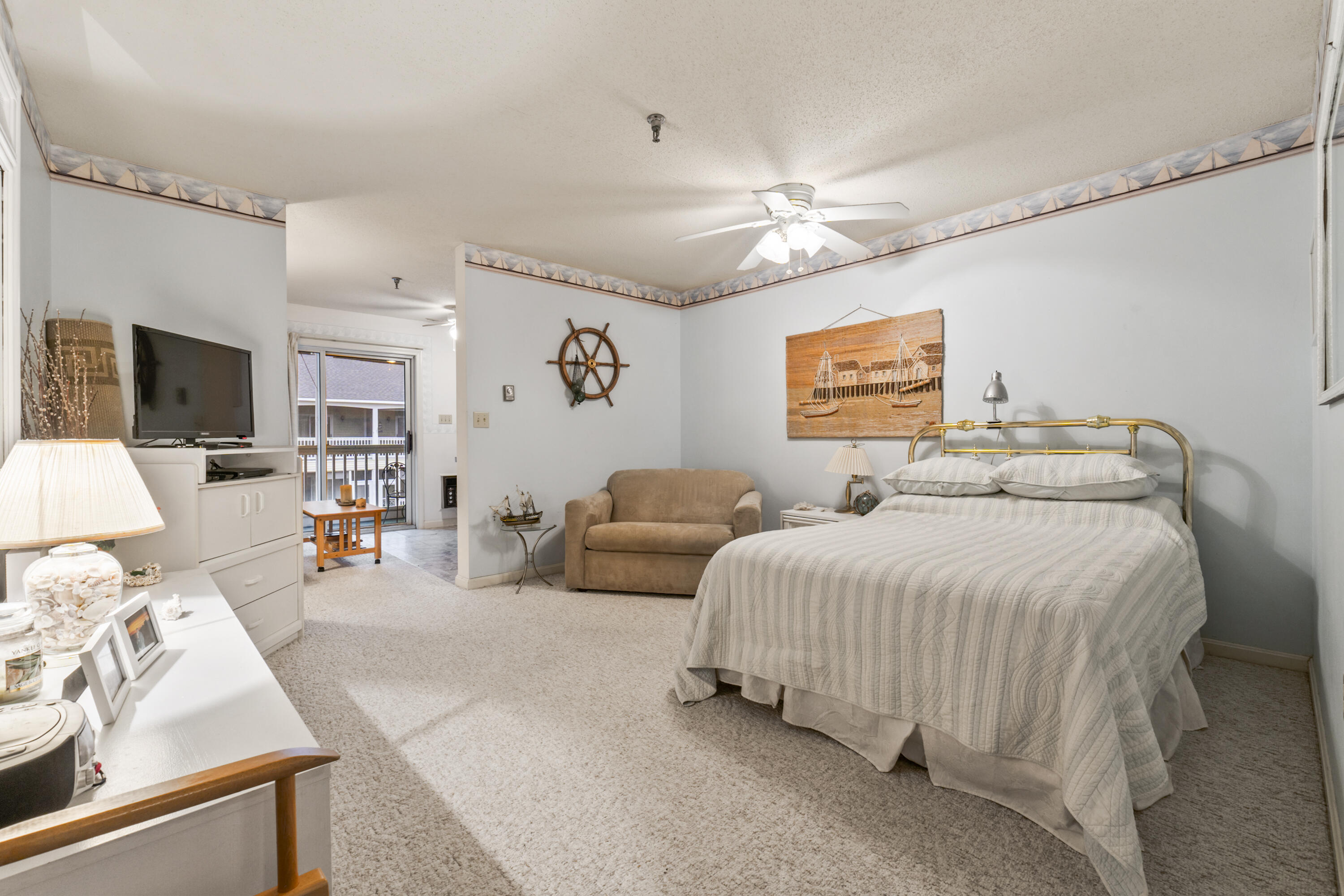 1762 Post Rd Unit 206_124