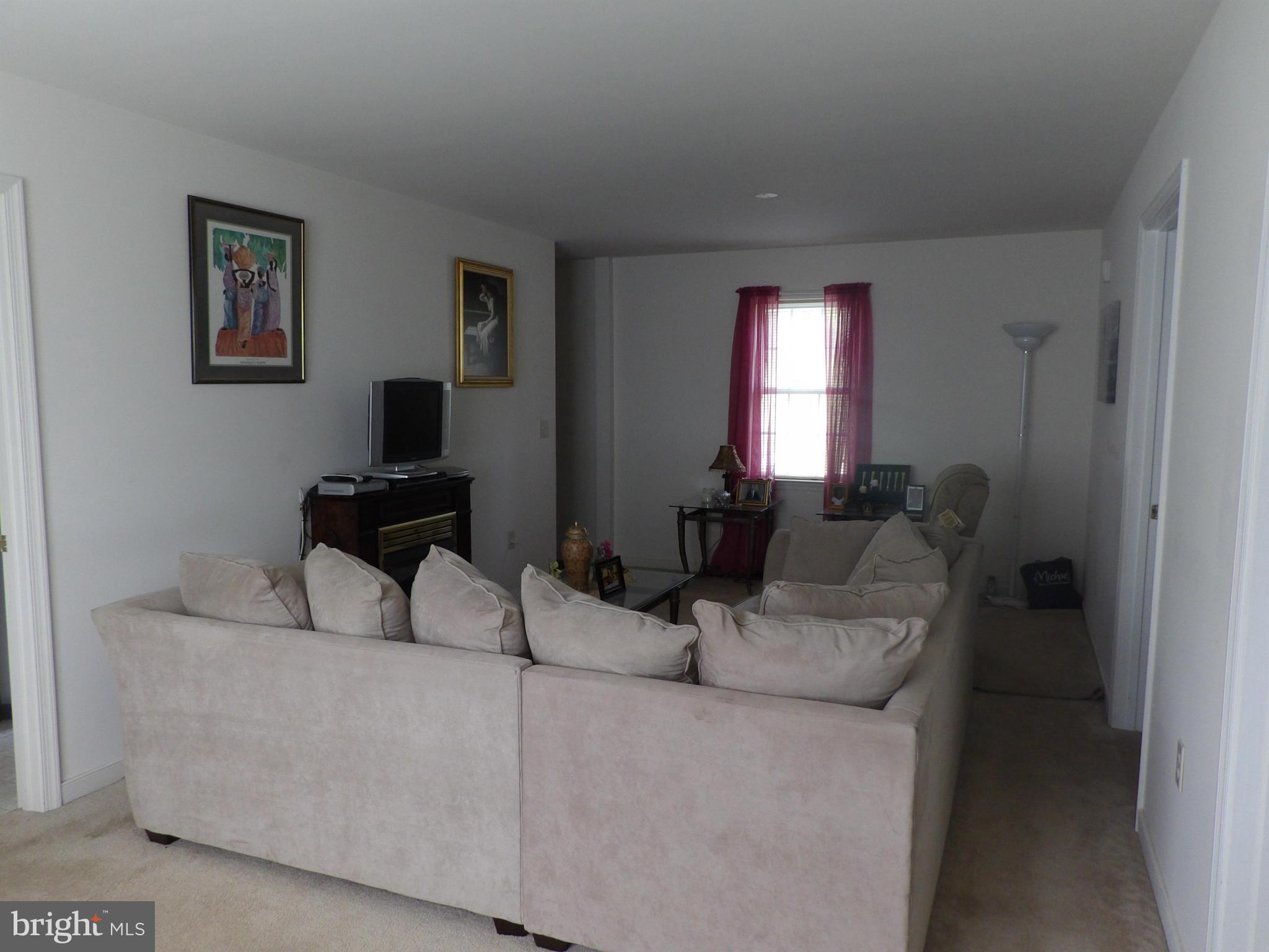 12405 Old Stillhouse Road Boston, VA 22713 - Photo 8 of 14 Living Room