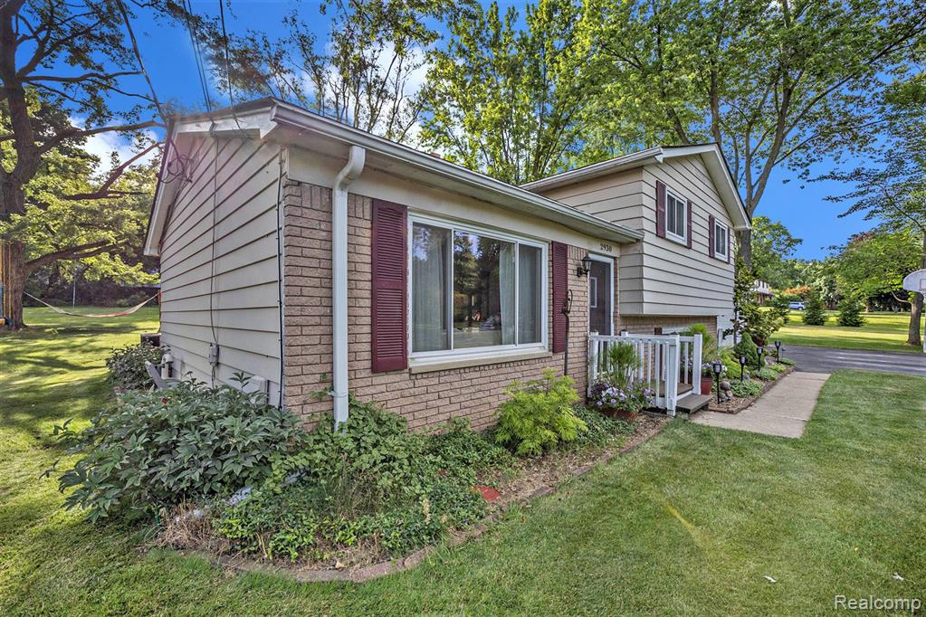 2930 Devondale Road Rochester Hills, MI 48309 - Photo 5 of 33