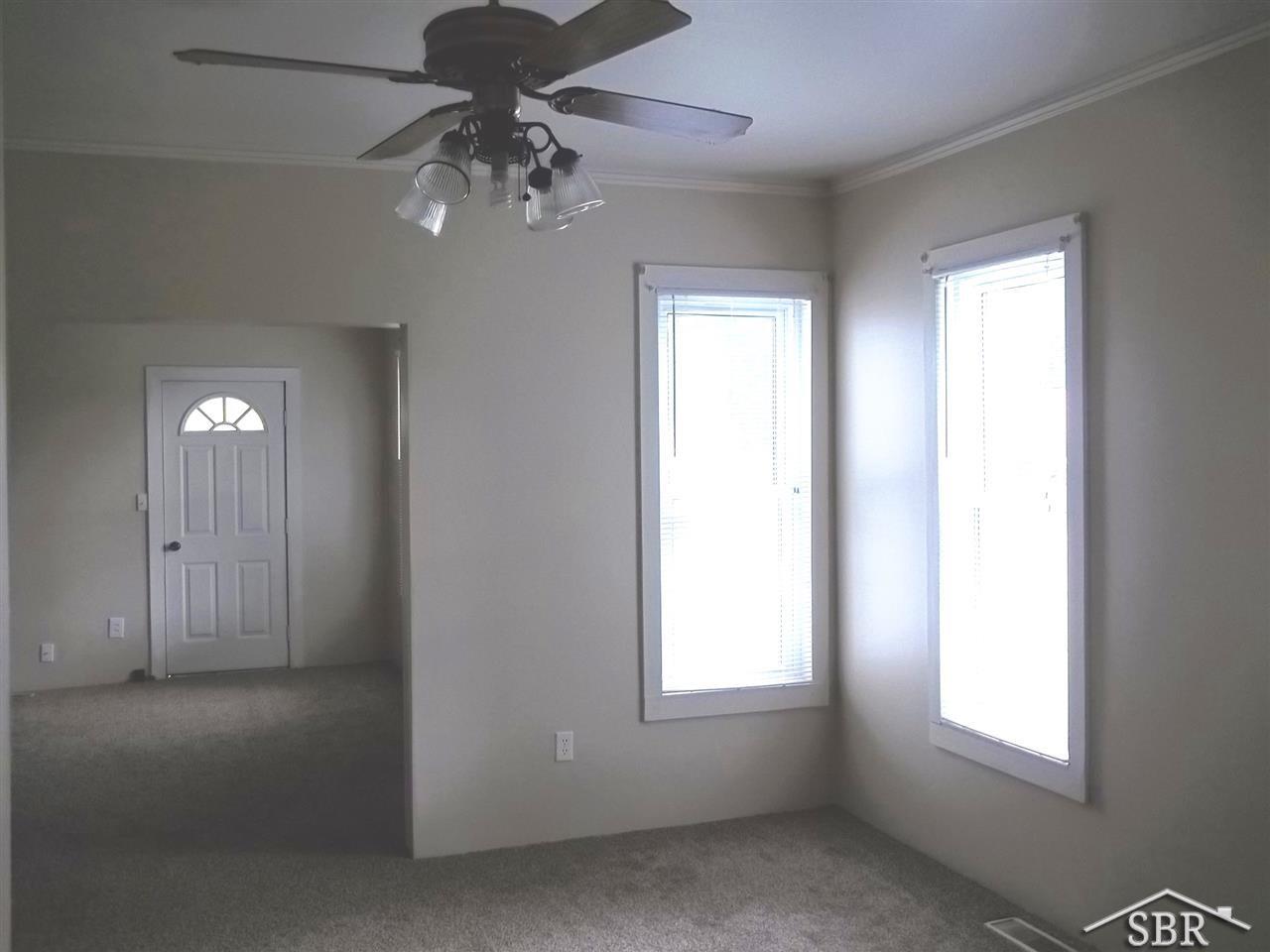203 Schust Road Saginaw, MI 48604 - Photo 3 of 14 31297637-2.JPG