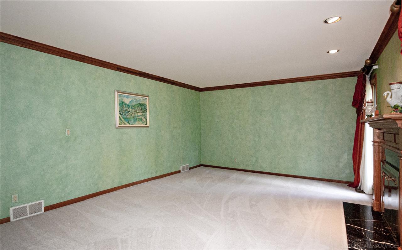 987 Lake Shore Road Grosse Pointe Shores, MI 48236 - Photo 4 of 54
