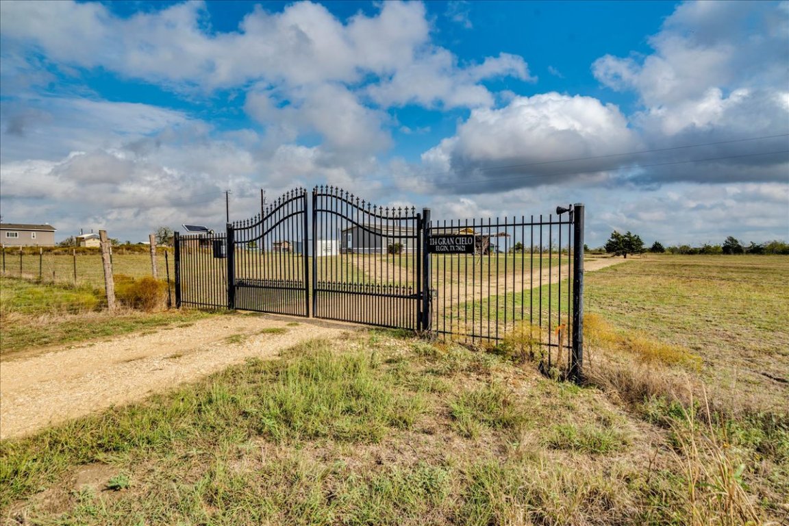 114 Gran Cielo Elgin, TX 78621 - Photo 32 of 40 a view of a terrace