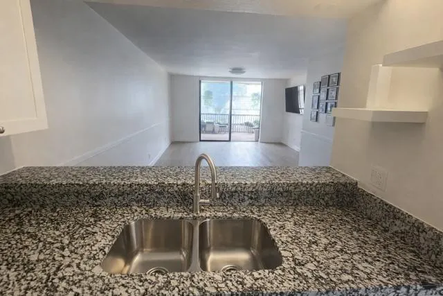 $2,350 | 10501 West Broward Boulevard, Unit 209, Plantation, FL 33324