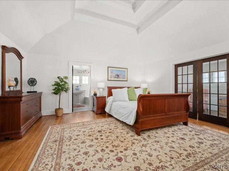 6 Ironwood Road New Hartford, NY 13413 - Photo 22 of 43 See the ensuite full bath with tub and shower....T