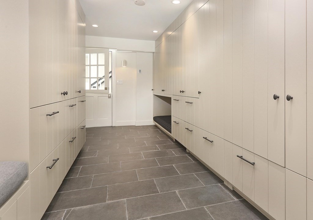 16 Pilgrim Road Newton, MA 02468 - Photo 23 of 25 a bathroom with a sink and a mirror