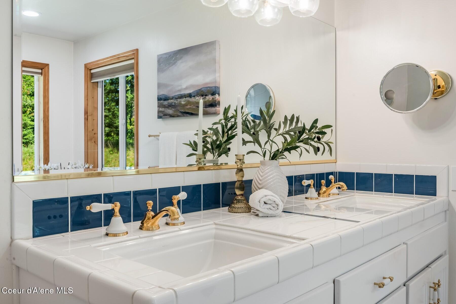 218 Topaz Trail Sandpoint, ID 83864 - Photo 29 of 70 Dble Vanity with Recessed Sinks