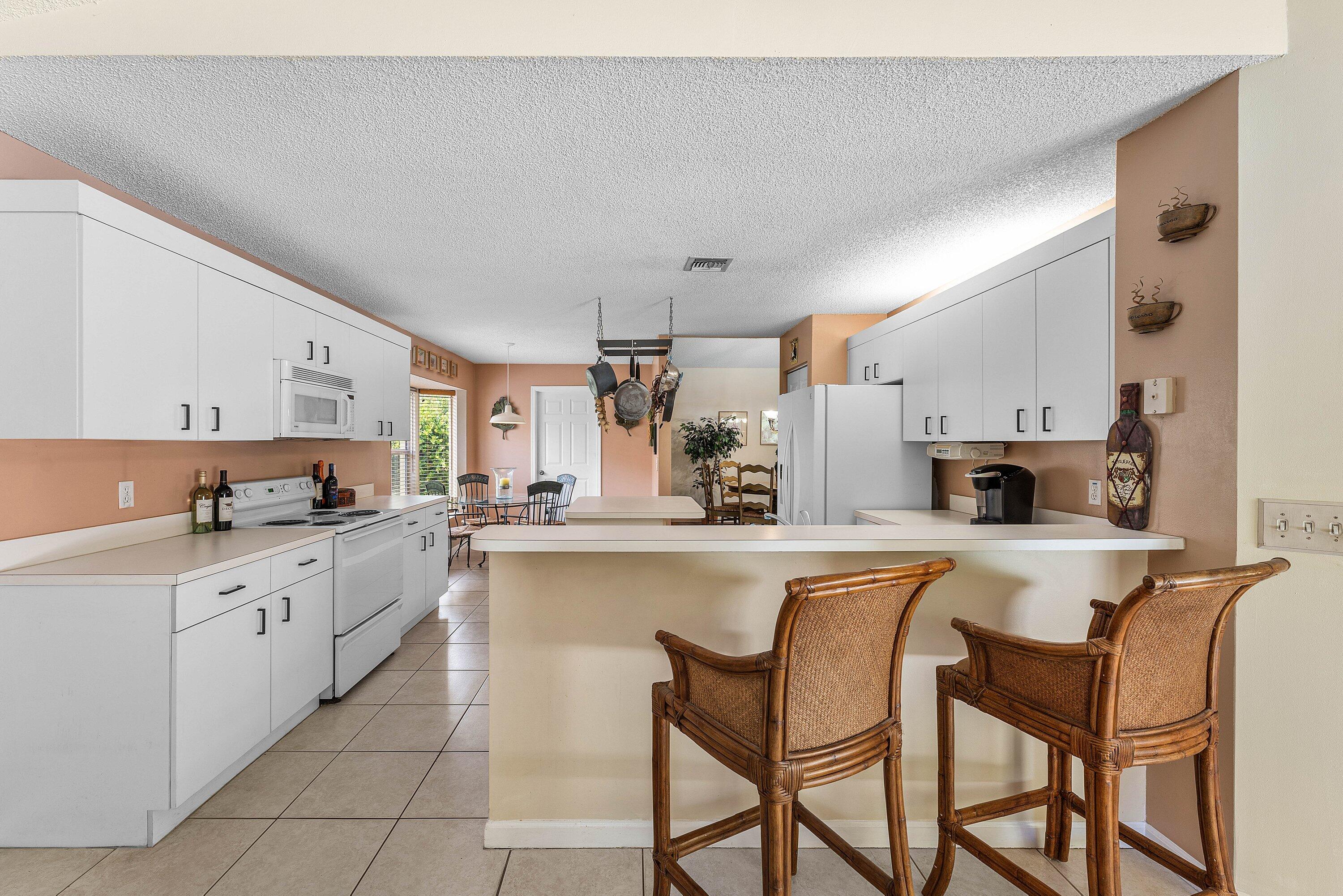 4824 South Lee Road Delray Beach, FL 33445 - Photo 7 of 23 011-4824SouthLeeRoad-DelrayBeach-FL-3344