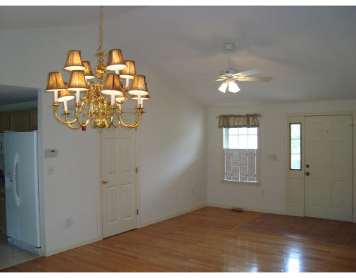 88 Lanesboro Road Worcester, MA 01606 - Photo 5 of 16 Gallery Image 5