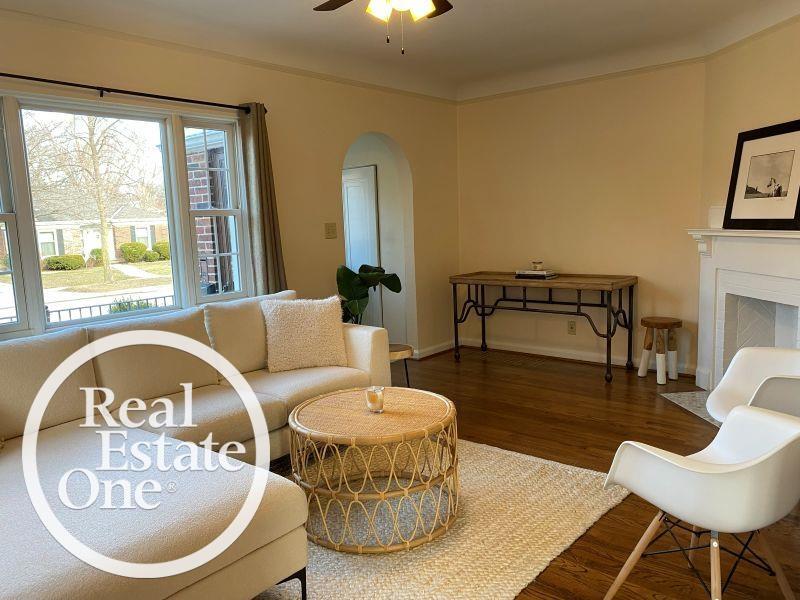 897 Rivard Boulevard Grosse Pointe, MI 48230 - Photo 14 of 42 50212858-eebae76a-f7f5-4e3e-9ec4-c1e62b12a9cf.JPG