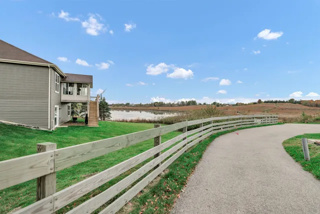 $580,000 | 2660 Harnish Drive, Algonquin, IL 60102