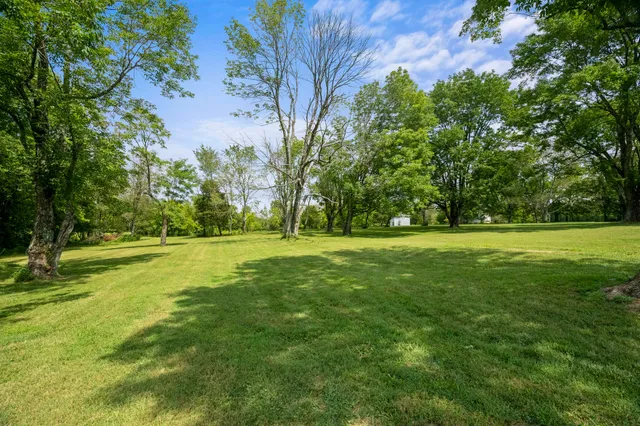 $359,900 | 352 Blue Door Road, Portland, TN 37148